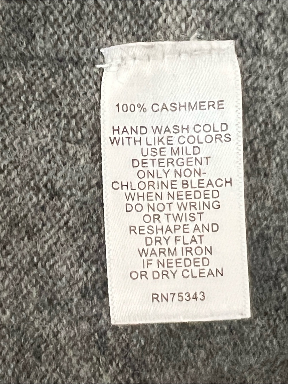 100% cashmere Cynthia Rowley Gray Shawl-Collar Button Front Cardigan - Picture 7 of 7